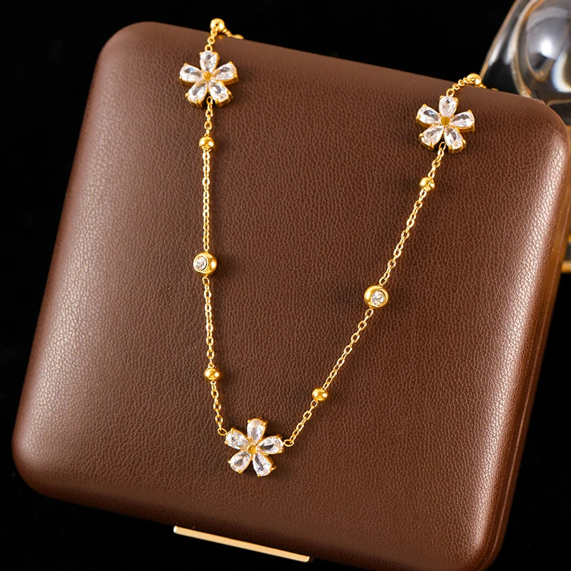 Clover Flower Zircon Necklace