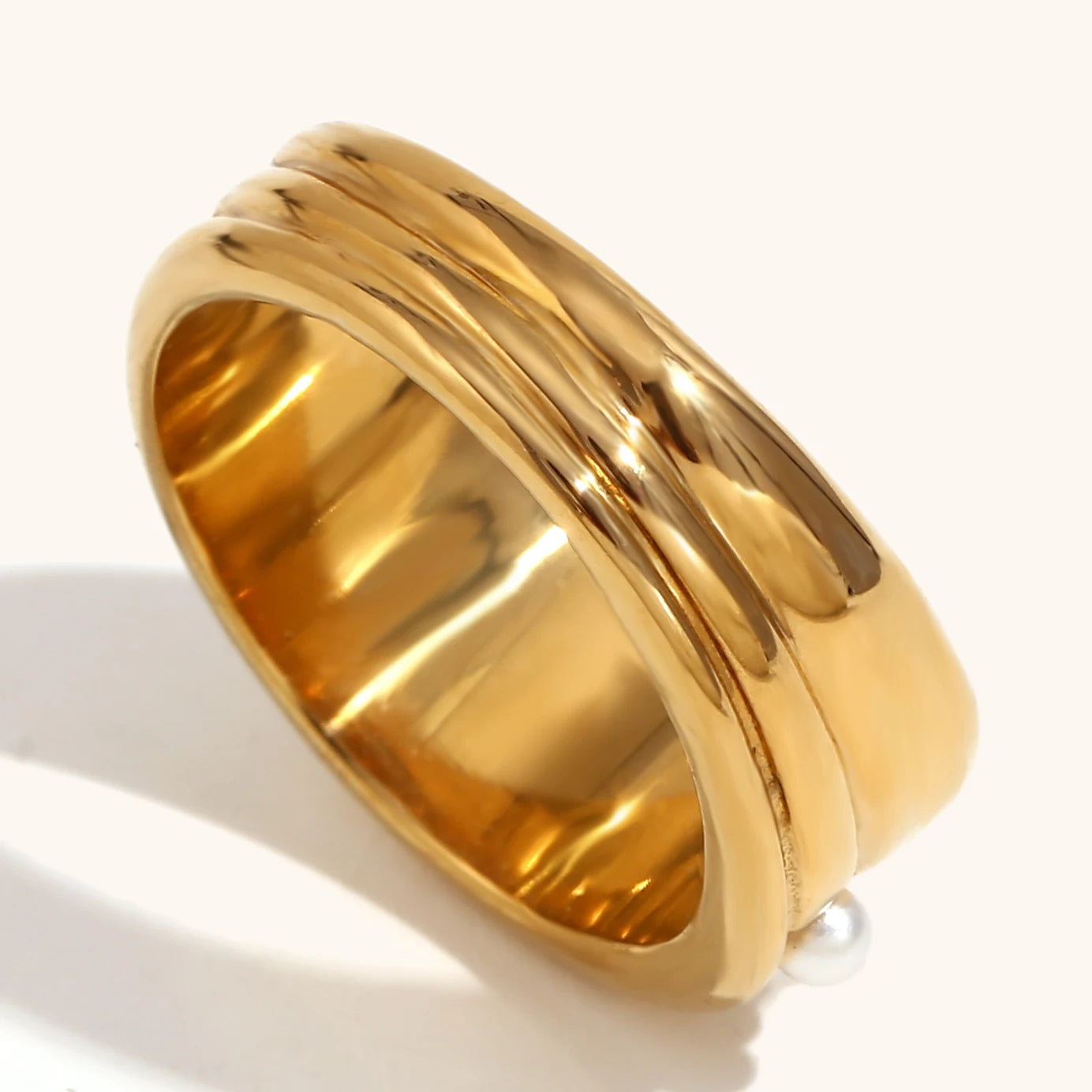 Classic Concave Pearl Ring