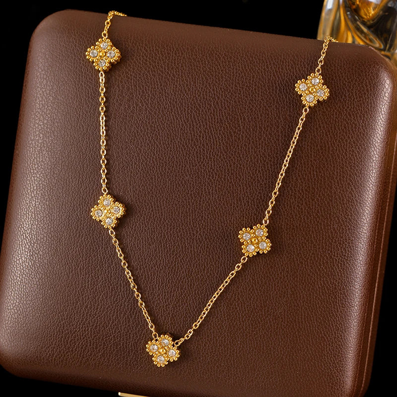 Clover Flower Zircon Necklace