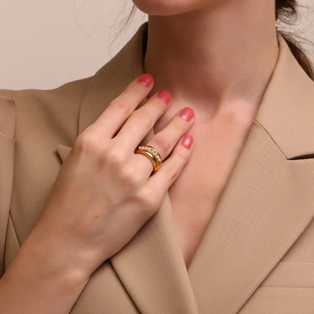Classic Concave Pearl Ring