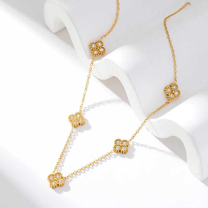 Clover Flower Zircon Necklace