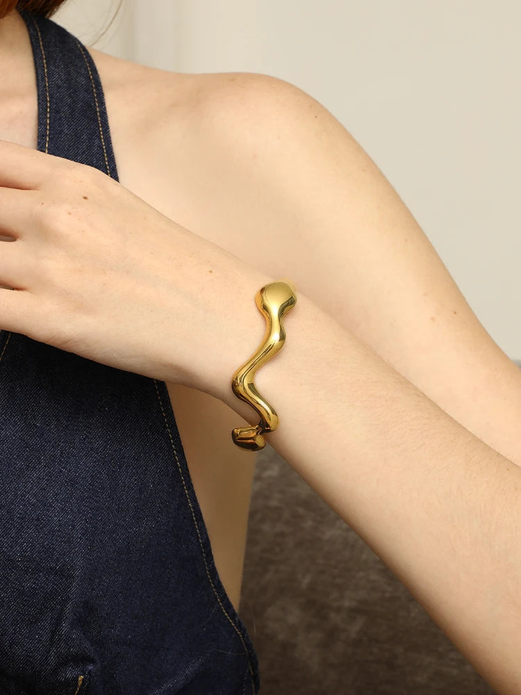 18K Gold Geometric Wave Cuff Bracelet