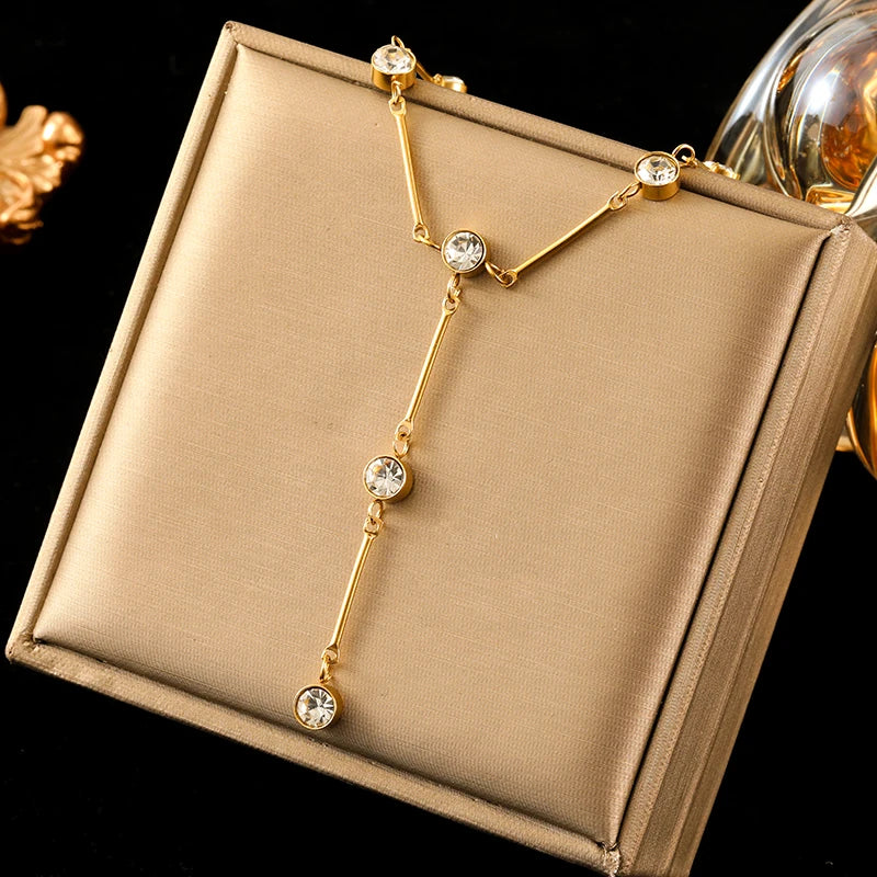 Clover Flower Zircon Necklace