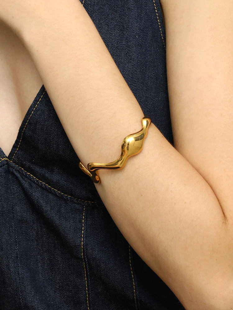 18K Gold Geometric Wave Cuff Bracelet